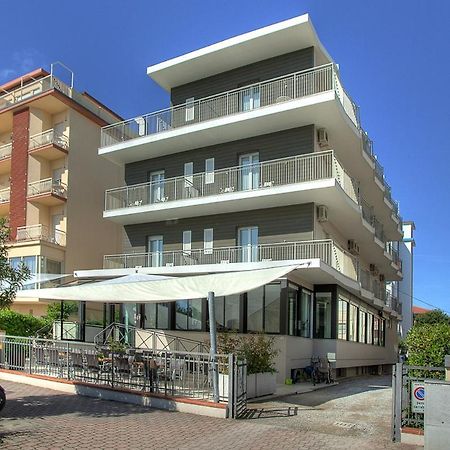 Hotel Rudy تّشيرفييا المظهر الخارجي الصورة